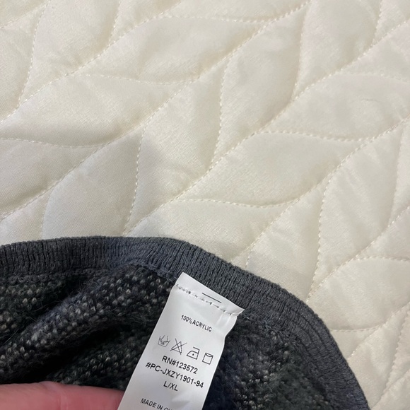 Poncho Cape - Picture 5 of 6